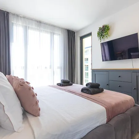 Azur Pearl By Rv